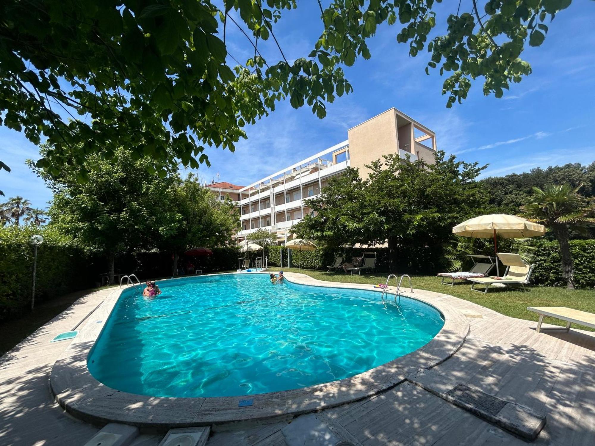 Casa Sul Mare- House On The Sea- Versilia Marina di Pietrasanta Exterior foto